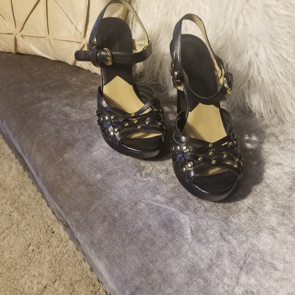 Platform studded platform hills